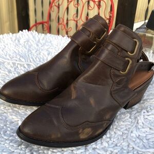 🚨B2G1 MARI A. Brown Distressed Pointy Toe Open Back Strapped Heeled Booties